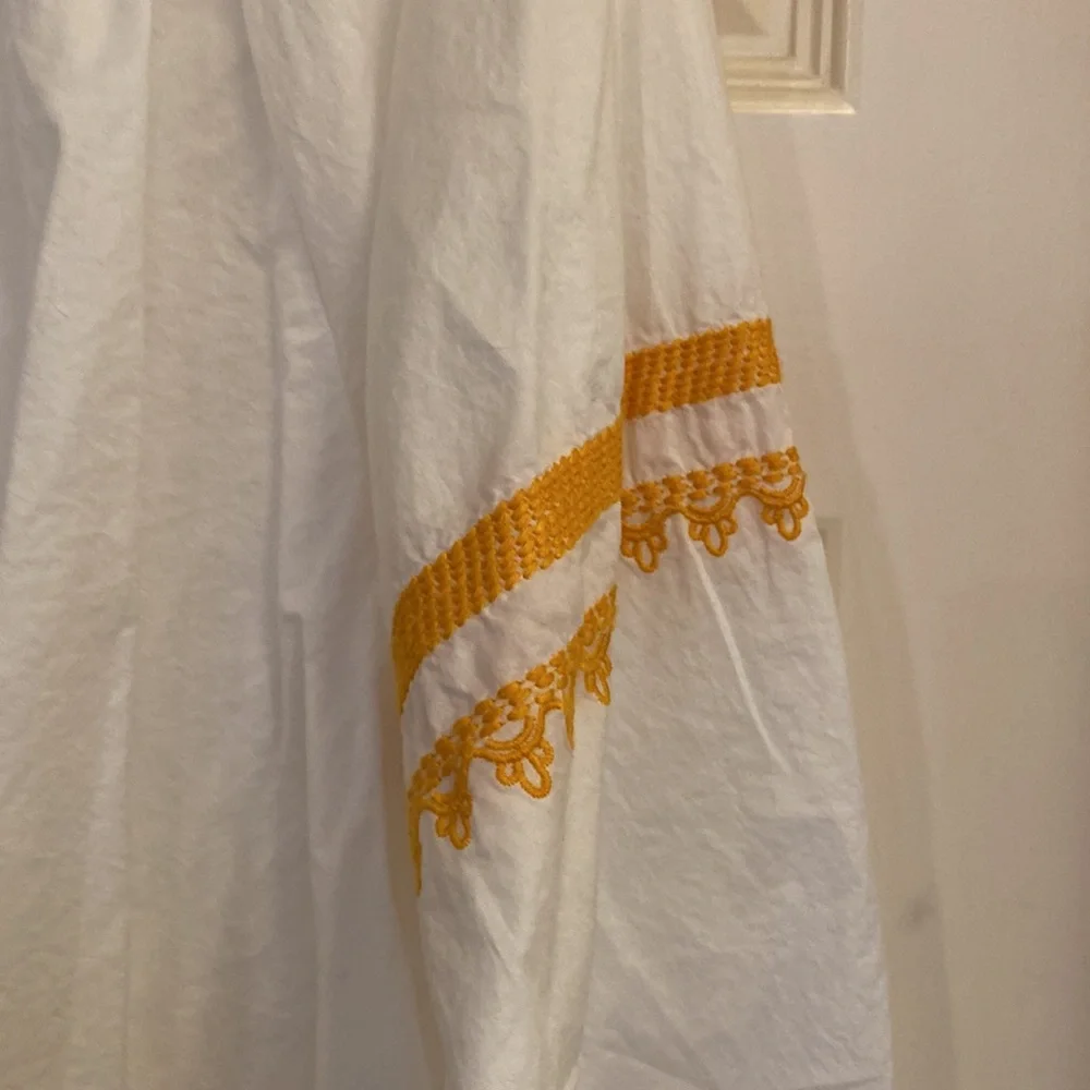J CREW Raglan Popover white blouse with orange embroidery and 3/4 sleeves size M